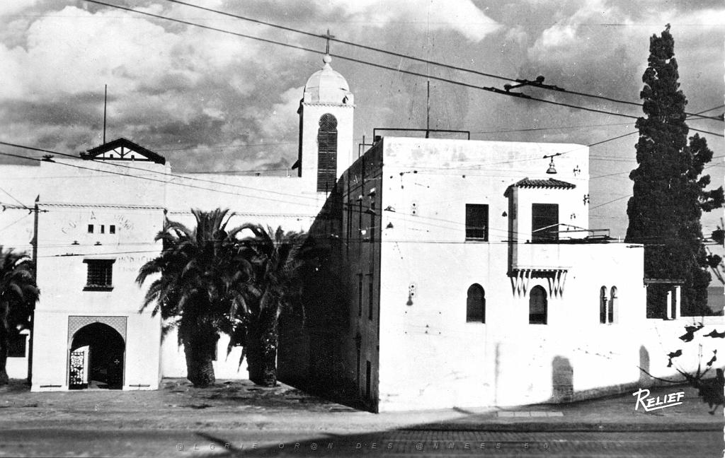 Alger Eglise Ste marie et rue Michelet.jpg